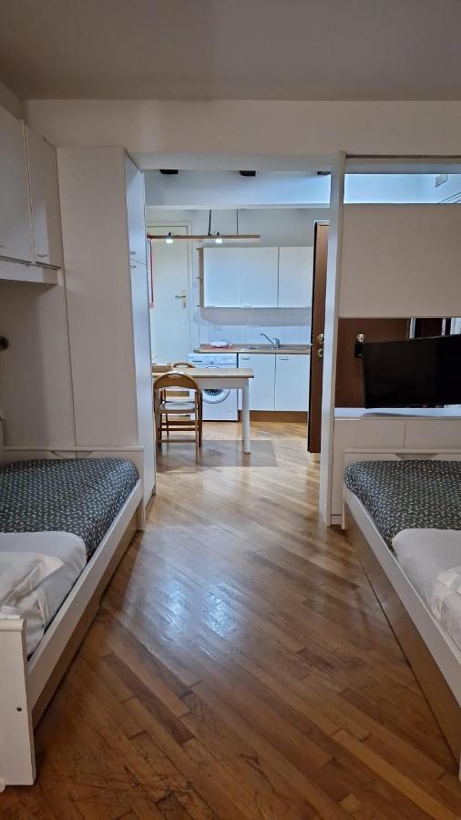 Historic Center - With 2 Single Beds Apartment Bologna Exterior foto